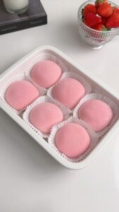 fresh pink mochi box strawberry flavour mochi gift box India